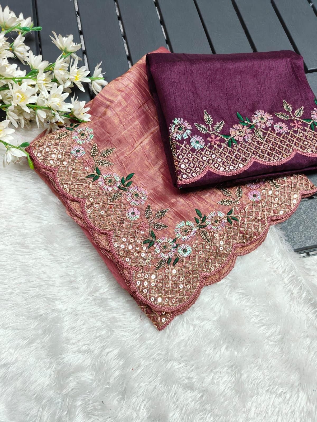 VT-572 KAVIYA-2 Premium Designer Gold Crush Saree - Image 5